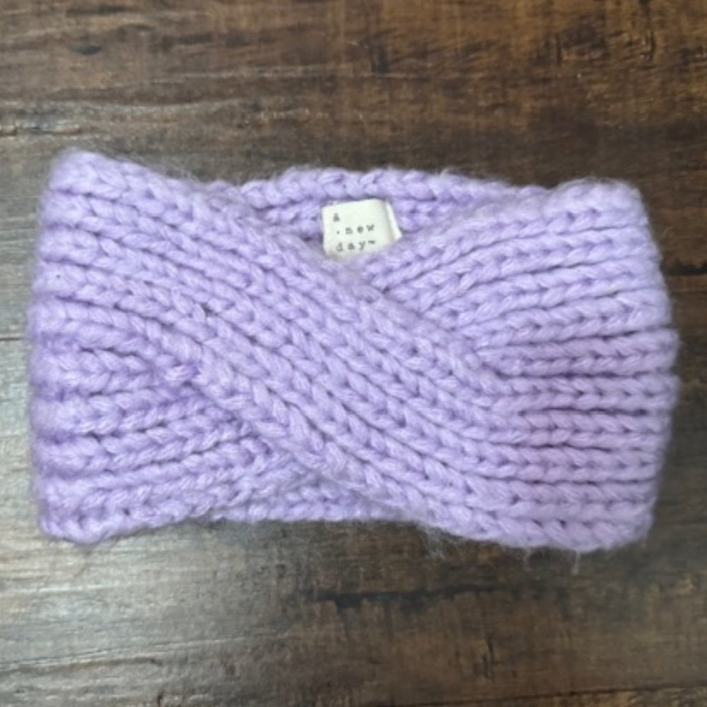 Knitted headwarmer